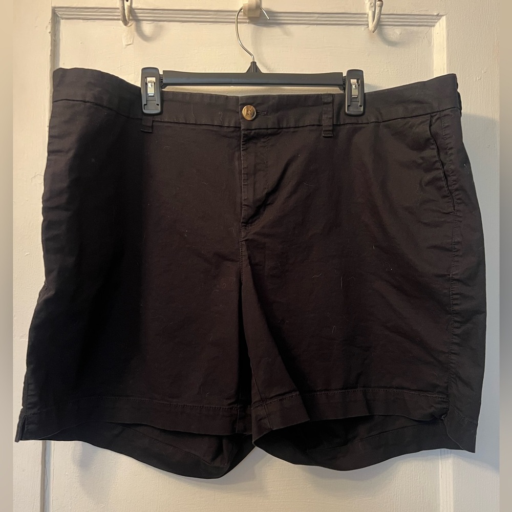 Old Navy Women’s Plus Size Black Shorts - Mid Rise